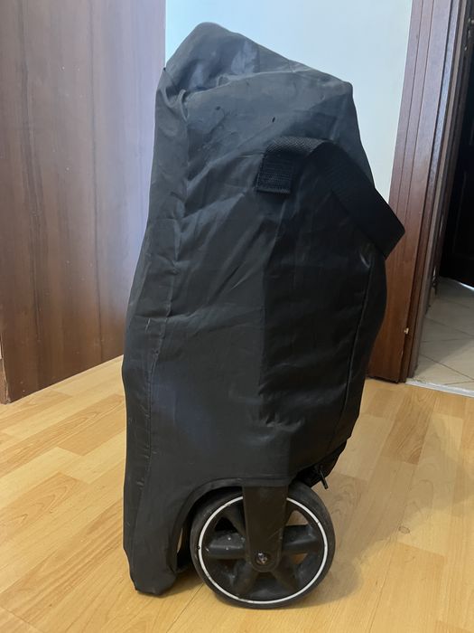 Бебешка количка Easywalker Jackey с кош за новородено - много удобна и компактна