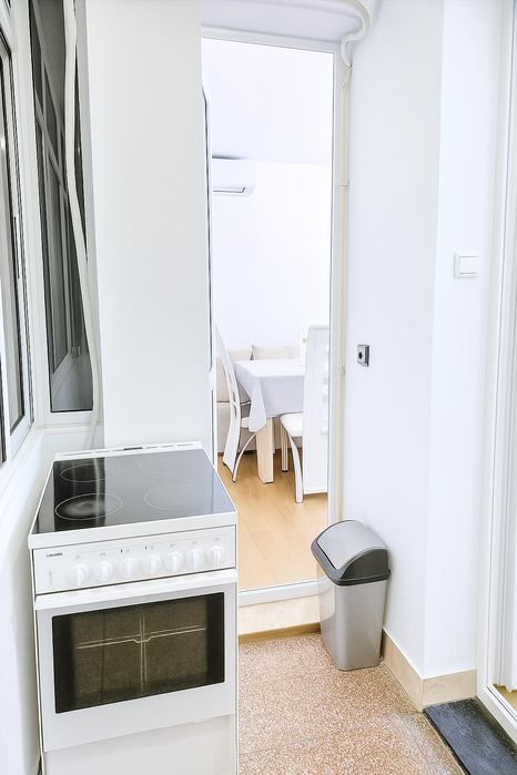 Дава се под наем Тристаен апартамент в Пловдив, Център - 64 кв.м за 420 € - Снимка #2