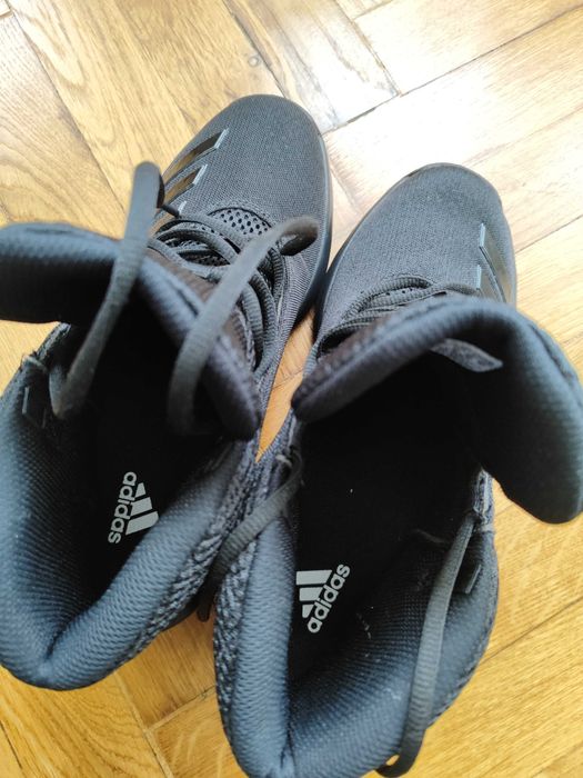 Adidas Court Fury 42. Că Noi.