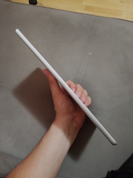 iPad 8th generation 2020 10.2" stare excelenta