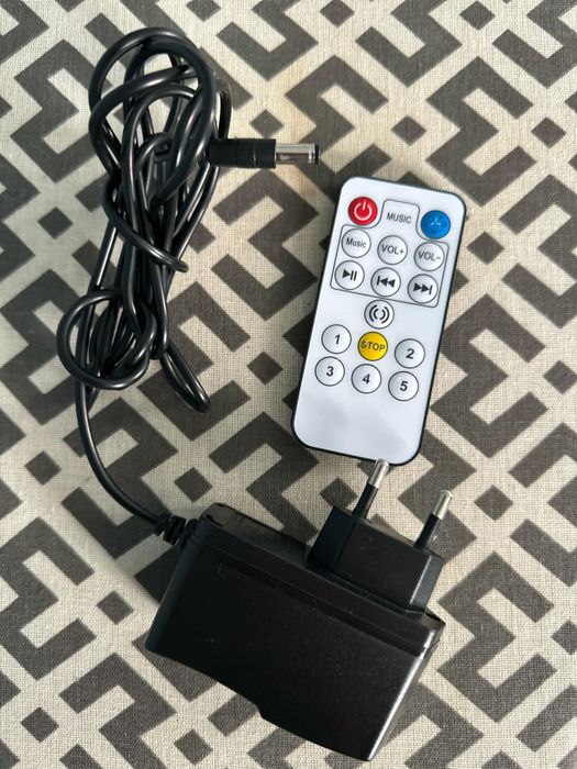 Продается шезлонг