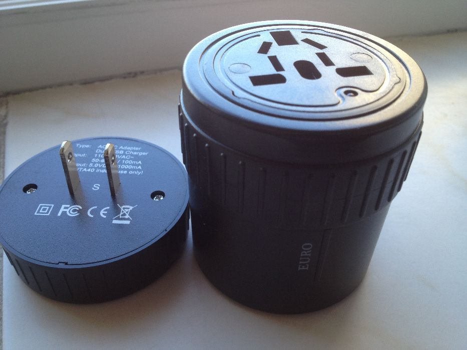Adaptor charger valabil pentru orice priza