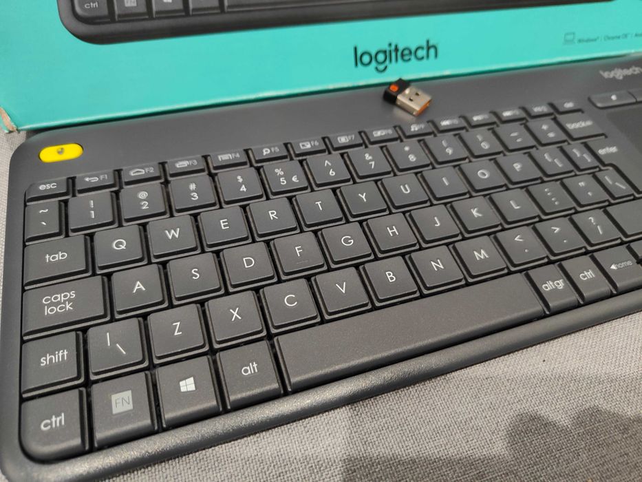 Tastatura Logitech K400 Plus