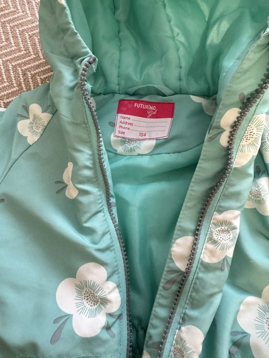 Куртки на девочку