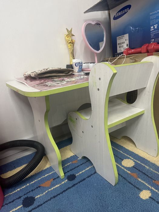 Детский стол со стулом