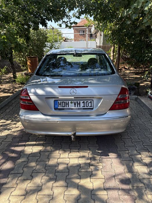 Mercedes 220E един собственик