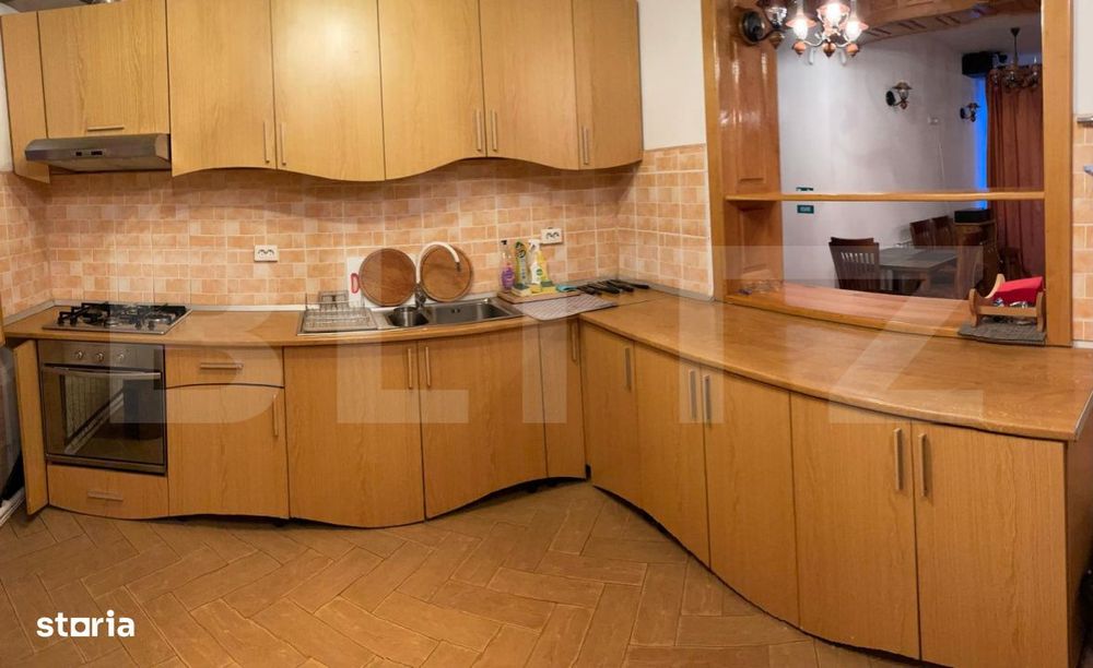 Cabana cu 5 dormitoare, 250 mpu, 700 teren la Ranca