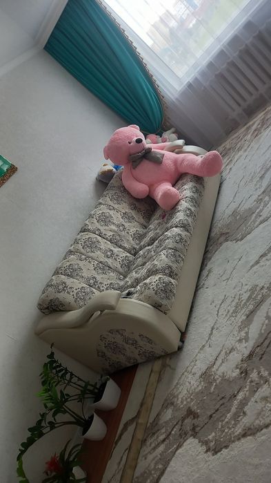 Продам Диван. Цена 100 000 тг