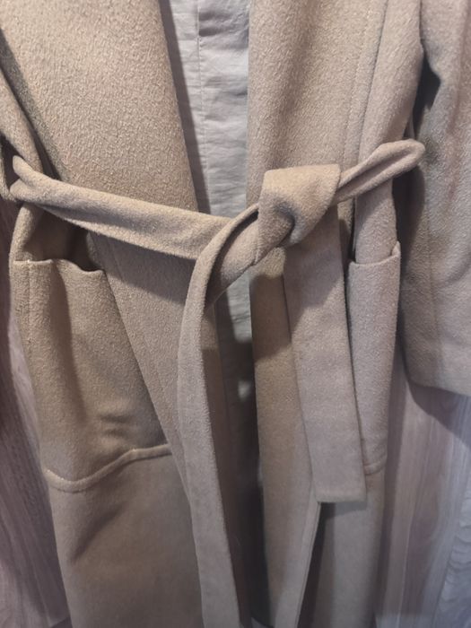 Пальто цвета кэмел