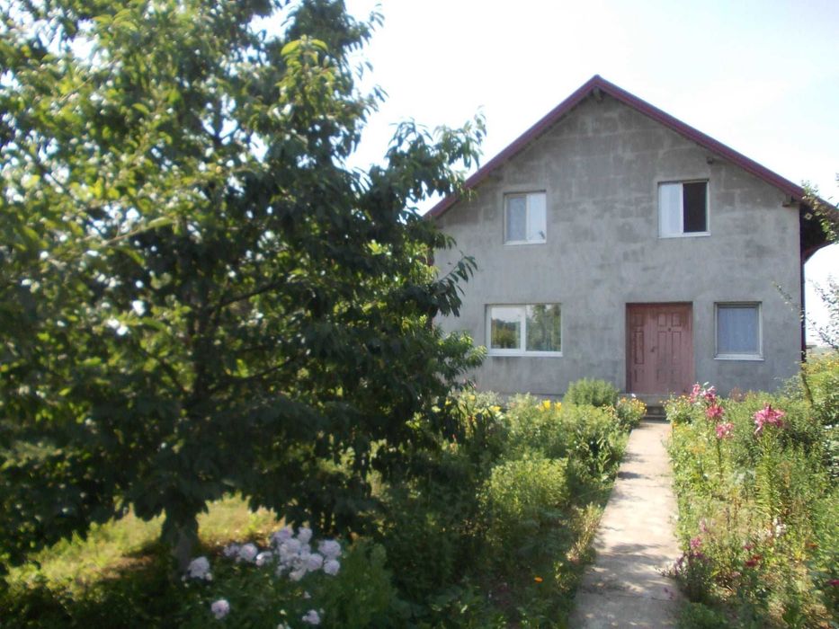 Casa langa lac + teren mare, panouri fotovoltaice.