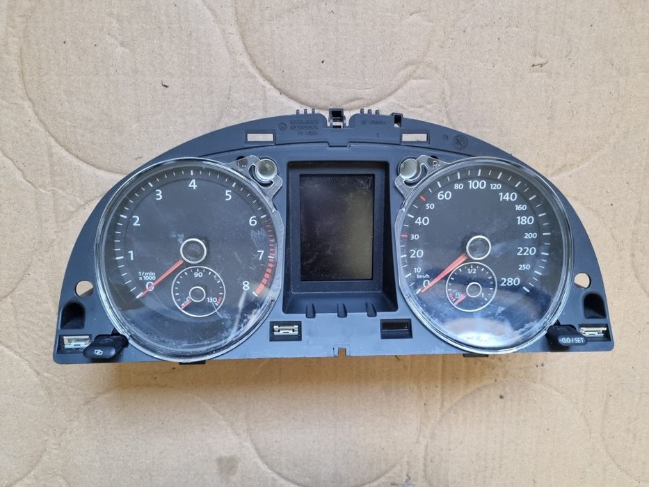 Ceasuri bord Passat B7 CC Europa
