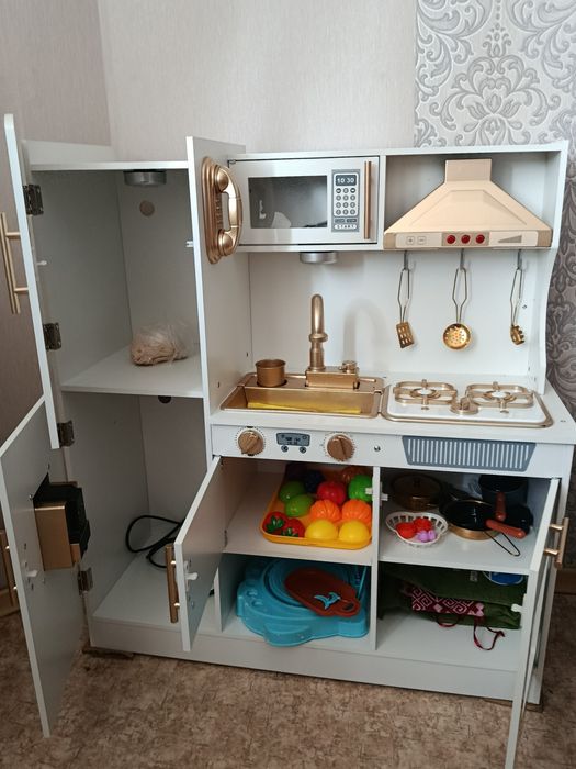 Детский гарнитур для девочек в отличном состоянии