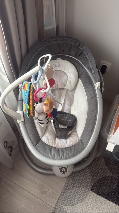 Бебешки люлки с опции за  люлеене музика