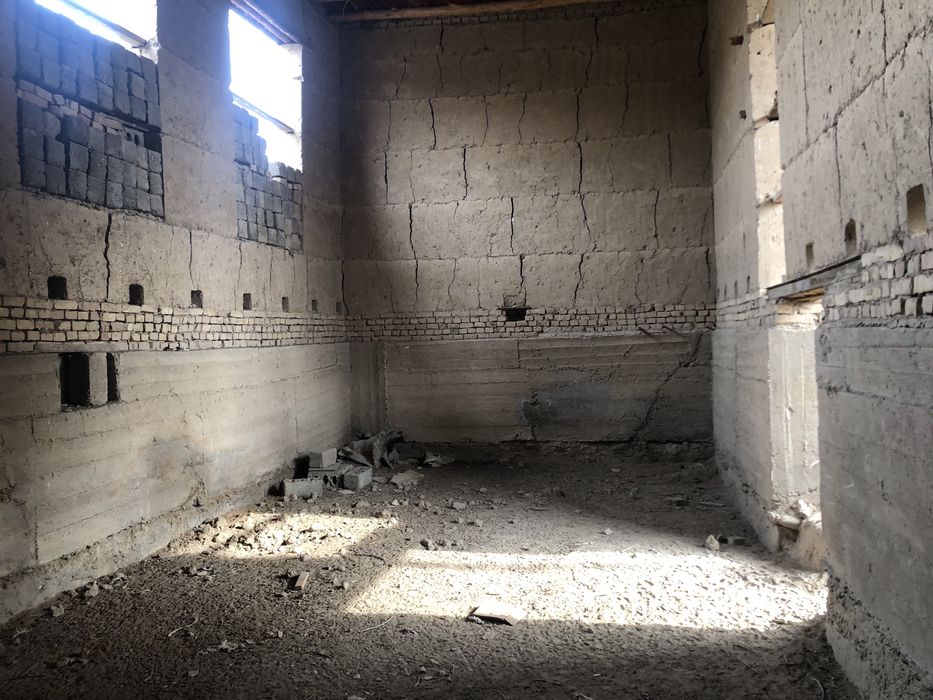 Toshmi postidan 5 km kirganda Uy sotiladi tutzor havasi orqasida