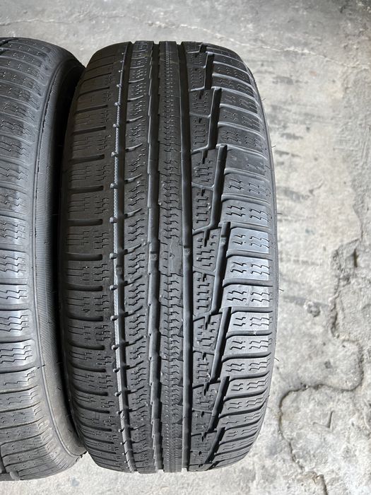2 anvelope de iarna 225/55.17 nokian!