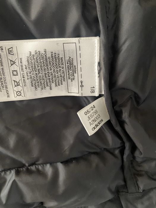 Куртка от бренда Адидас