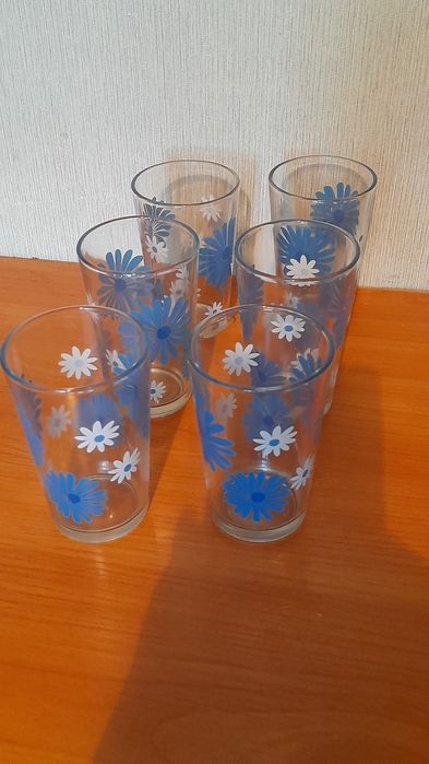 Стаканы  и  рюмки.