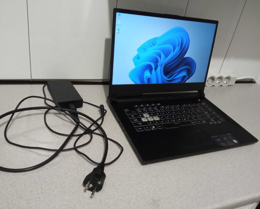 Laptop I7 GAMING EXTREM SSD 1000GB nvme placa video dedicata NVIDIA 16GB ram 2 placi video ecran IPS 15.6 inch ASUS ROG STRIX