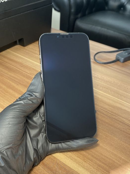 iPhone 16e• 128 GB • Black