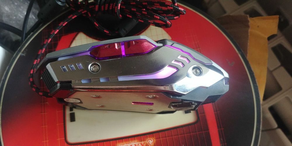 Игровая проводная мышь Bazalias V10 с подсветкой