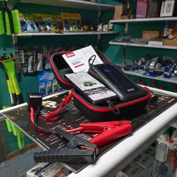 Зарядно-Пусковое устройтво пусковое бустер powerbank