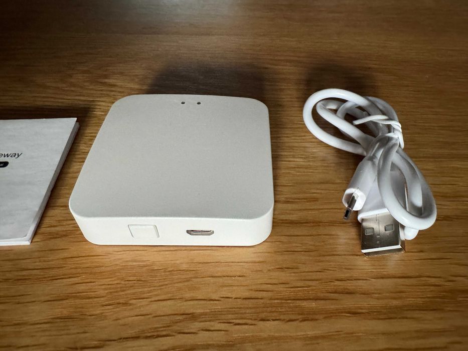 Smart Hub Gateway Tuya Zigbee 3.0 WIFI