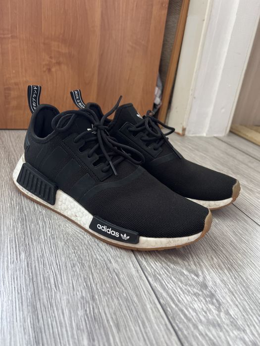Проодам кроссовки Adidas
