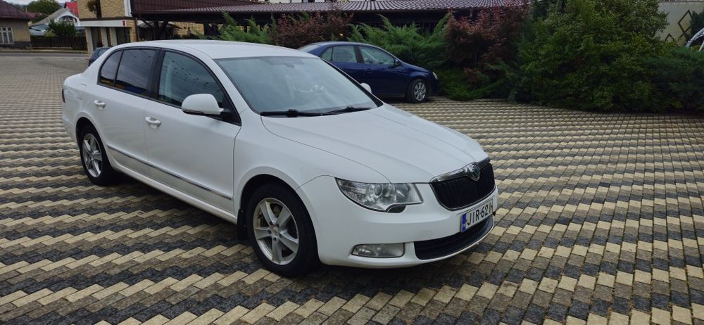 Skoda superb 2.0 diesel DSG 2012