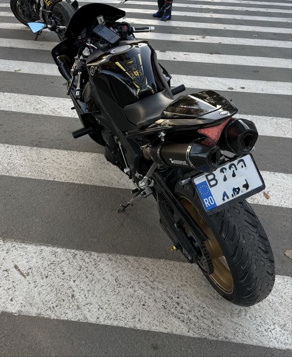 Yamaha R1 Big Bang 2009