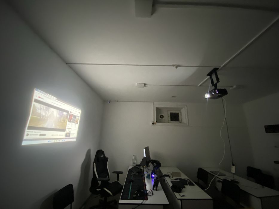 BenQ proyektor sotiladi