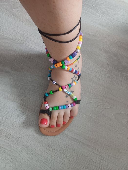 Sandale cu snur colorat