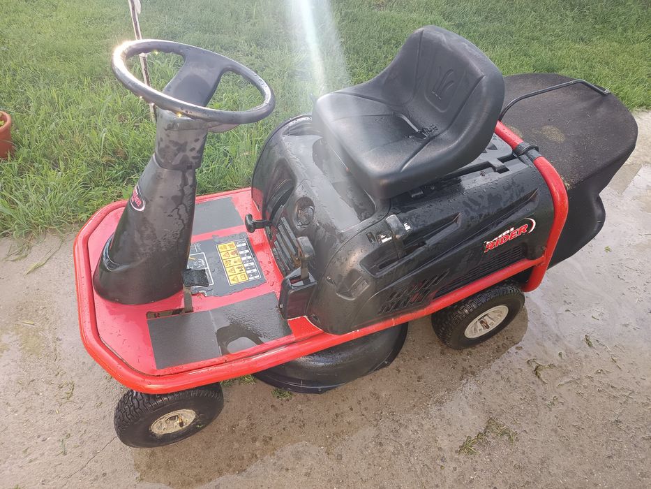 Tractor gazon / iarba
