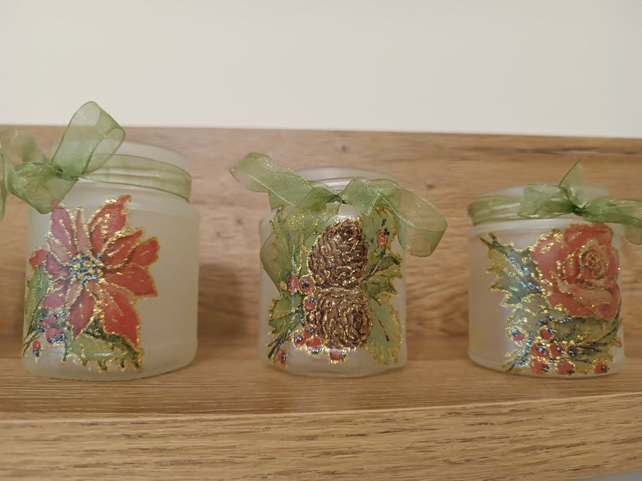 Коледни свещници и коледни бутилки