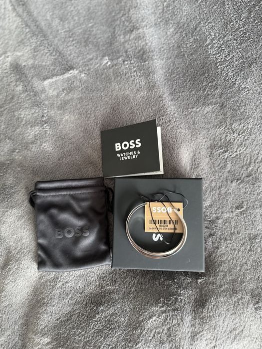 BOSS bratara solida femei model Saya 1580284 argintiu cu cristale noua