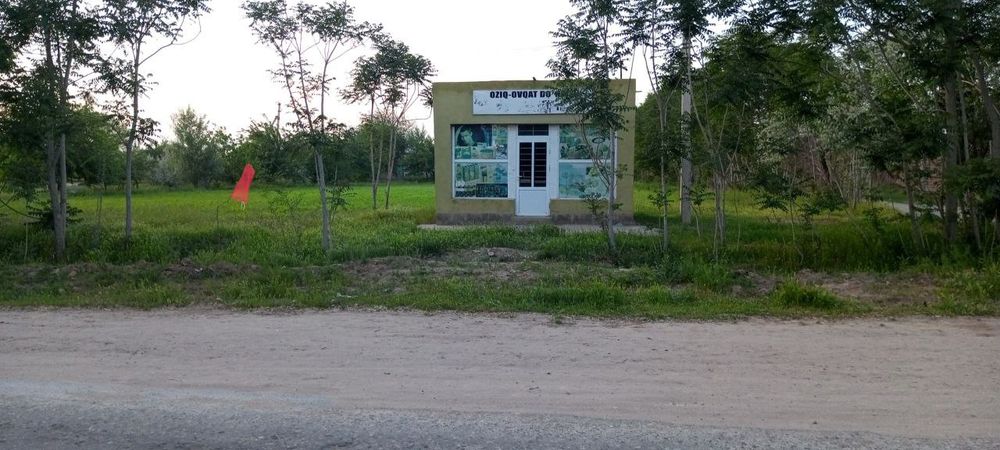 Yer sotiladi do'koni bilan