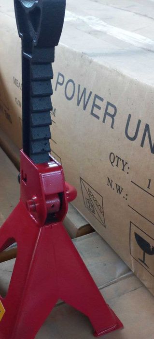 подставка под машину. домкрат . подъёмник  для автомобиля 3 тонн