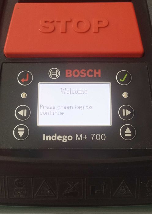 Robot tuns gazon Bosch Indego M+ 700 – Defect pt piese sau reparatie