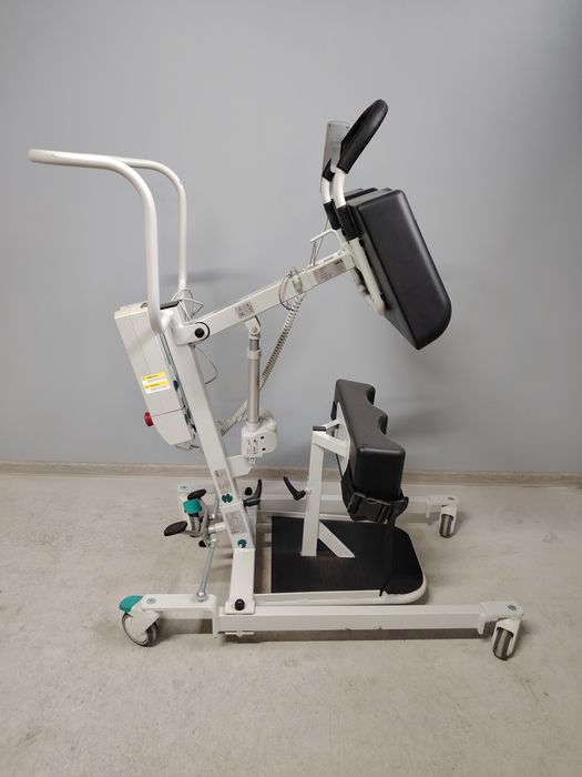 Macara/elevator de transfer pentru persoane cu dizabilități