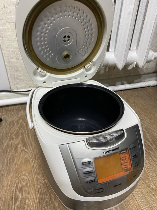 Продам мультиварку.
