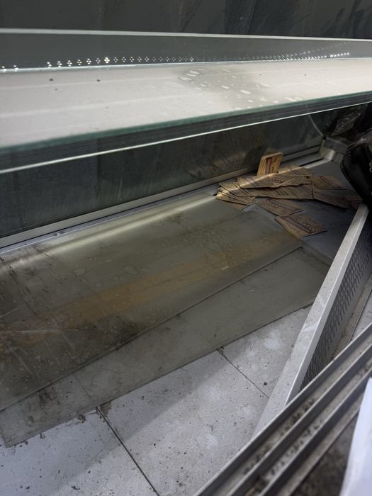 Продам витринный холодильник