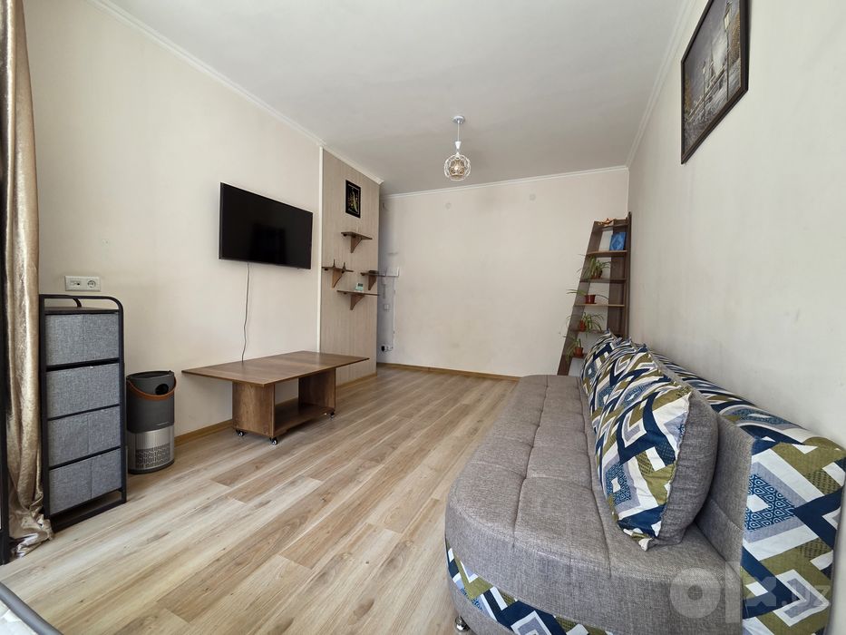 Green Park TJMda 1 xonali (40m2) uy sotiladi 1/2/9