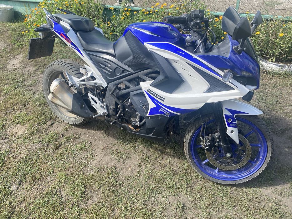 Мотоцикл рейсер шторм