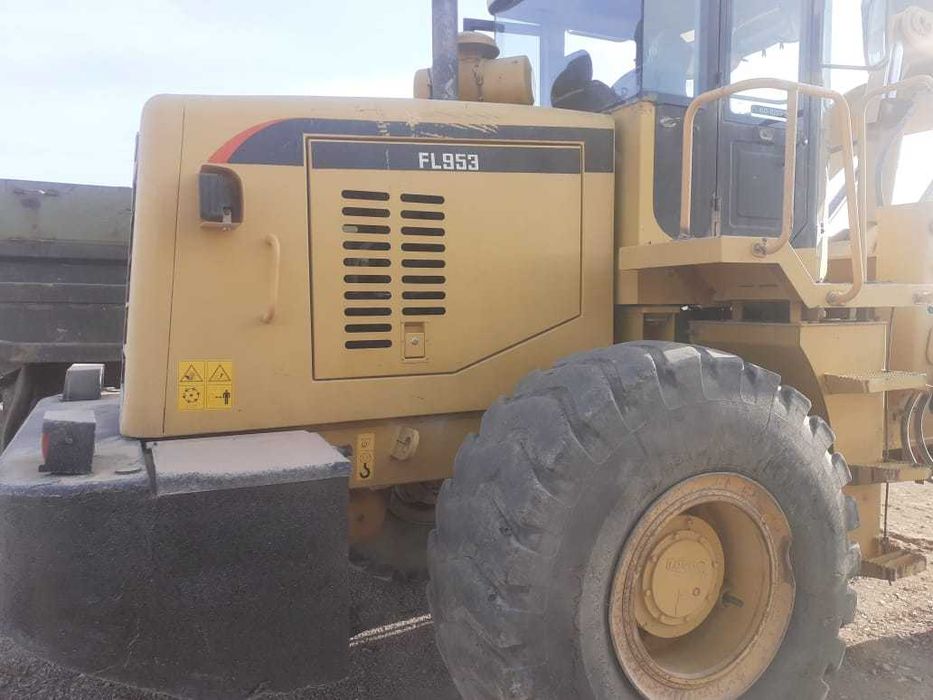 Погрузчик ковшовый