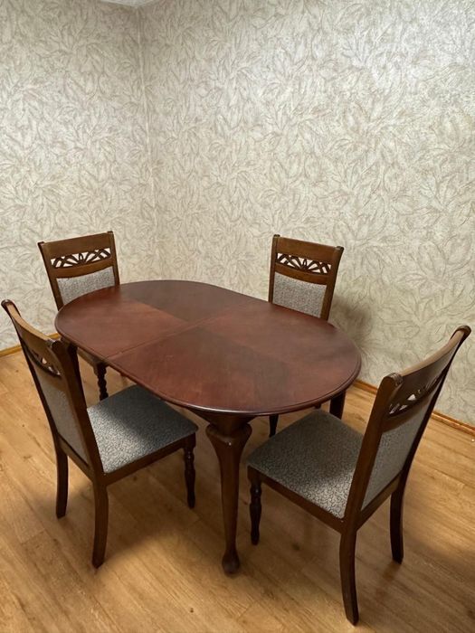 Продам стол со стульями