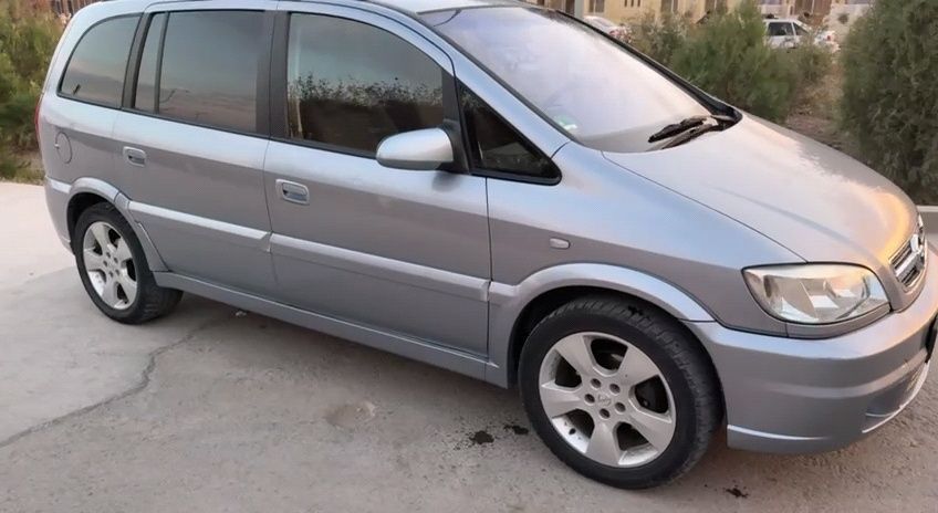Opel Zafira A  минивэн