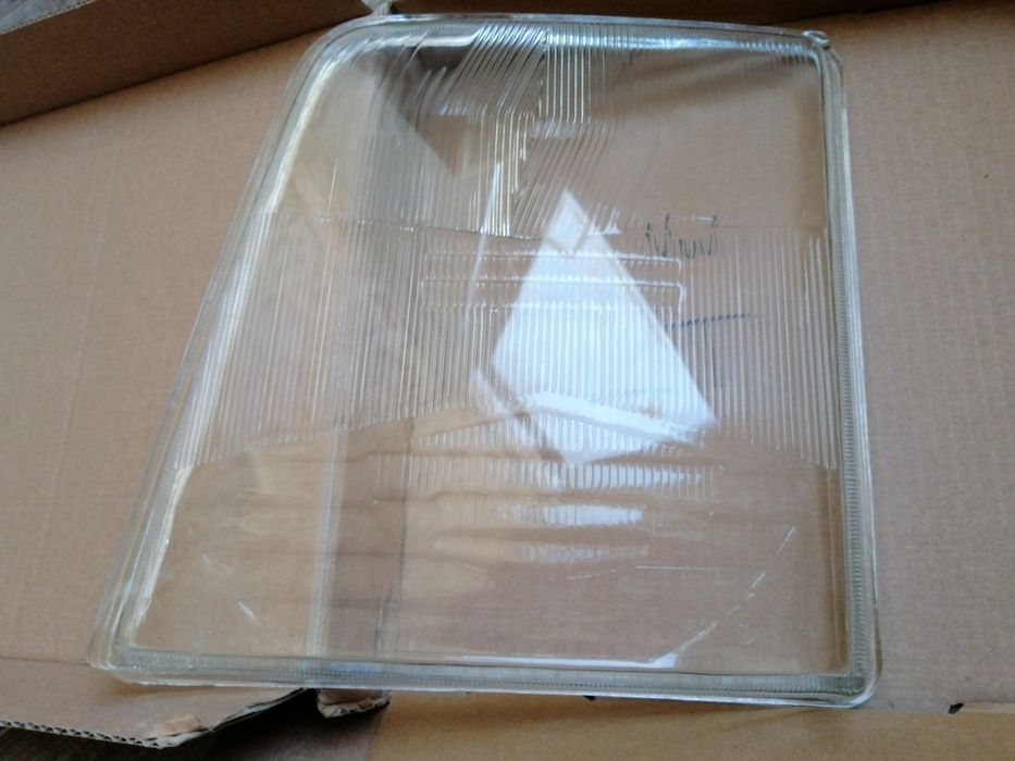 Стъкла фарове Фолксваген ЛТ 35.НОВИ.