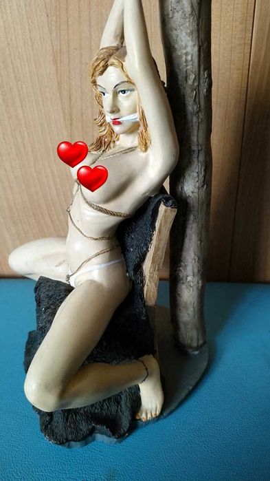 Статуэтки подарочные разные, есть аниме