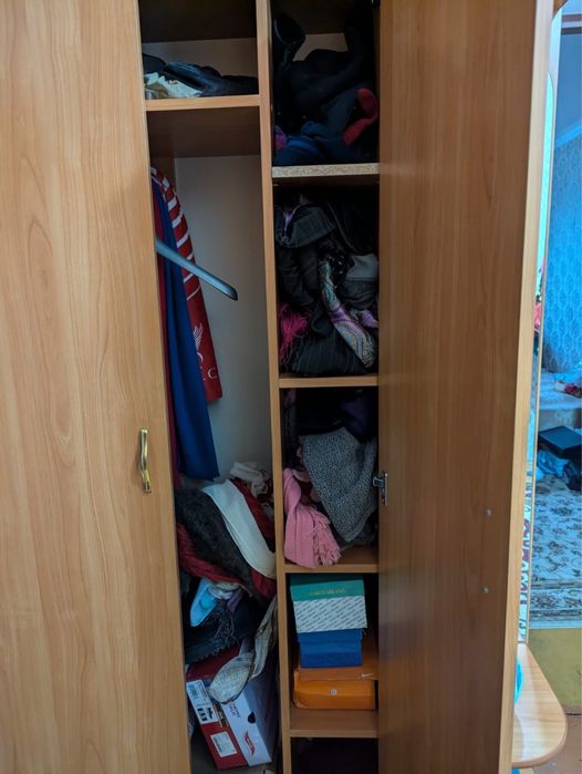 Шкаф в прихожую с зеркалом