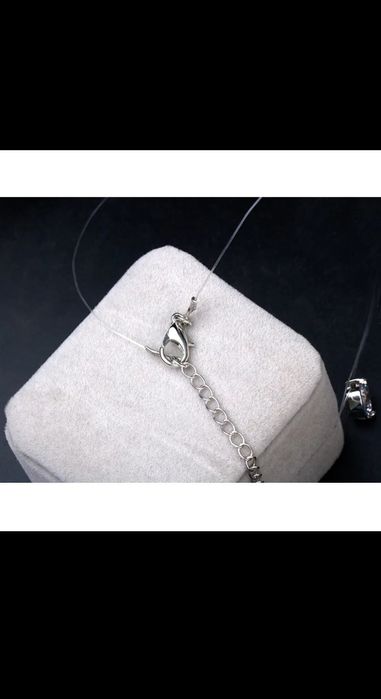 Красив кристал на колие