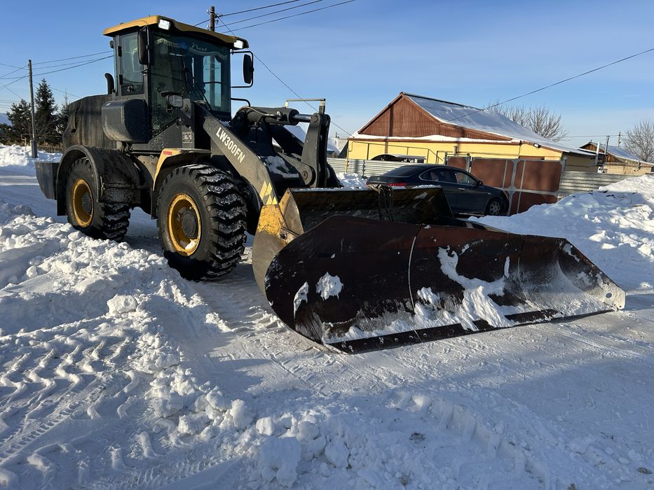 Продам отвал на фронтальный погрузчик
